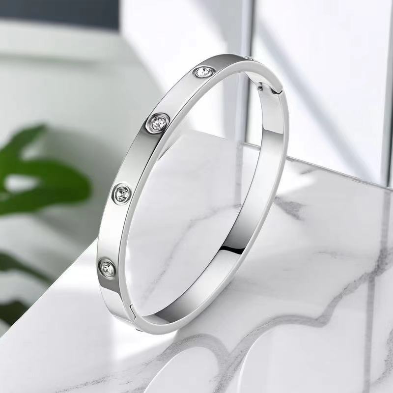 Stainless Steel Bracelet Women's Titanium Steel Does Not Fade Girls High-end Sense New Gypsophila Plating Exquisite European And American Ins Style