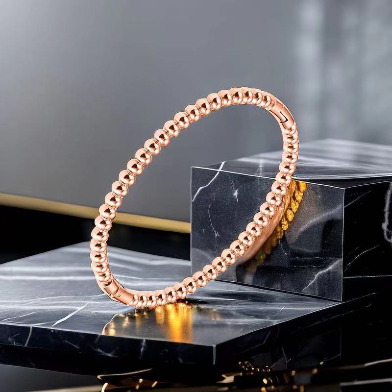 Stainless Steel Bracelet Women's Titanium Steel Does Not Fade Girls High-end Sense New Gypsophila Plating Exquisite European And American Ins Style